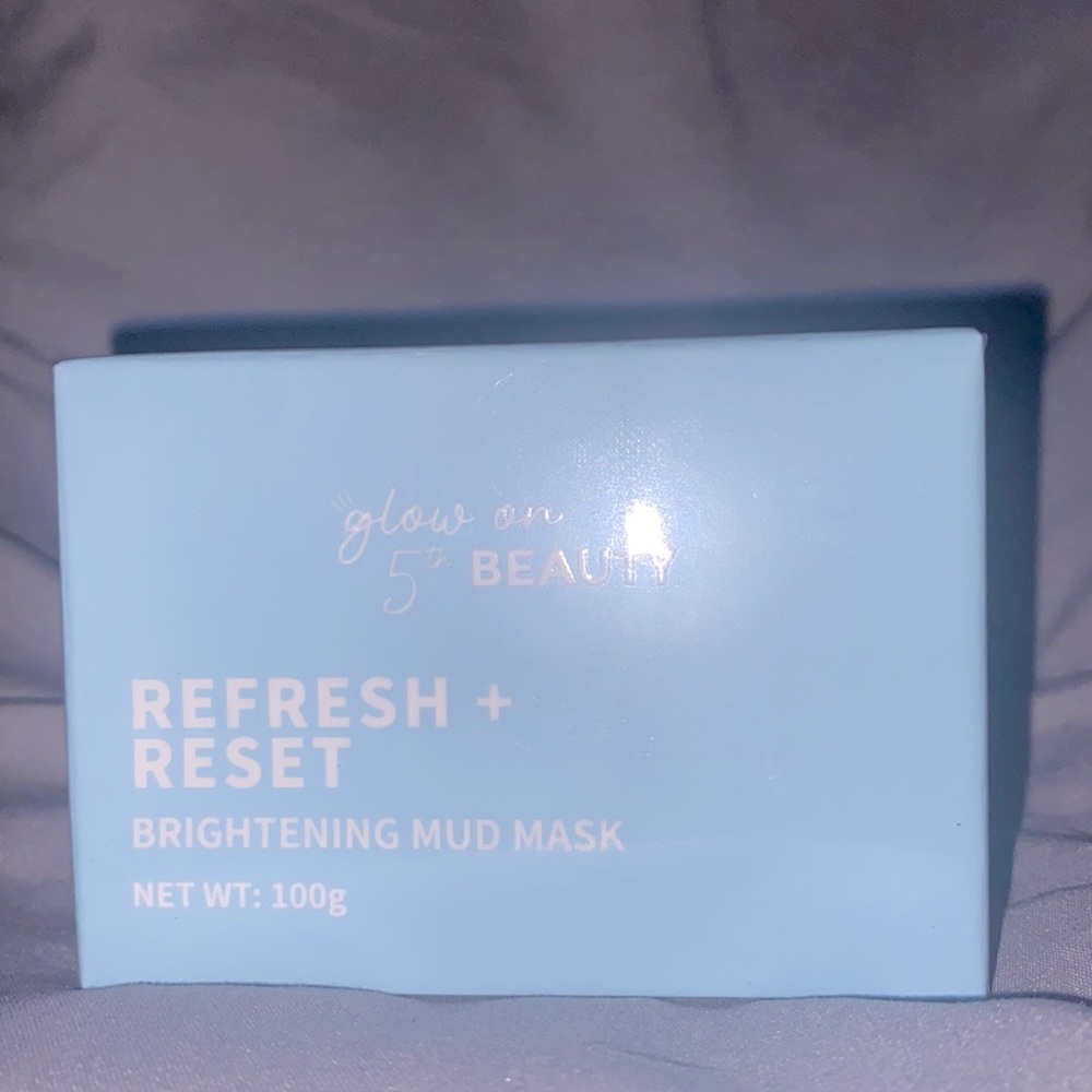 Glow On 5th Beauty REFRESH+RESET Brightening Mud Mask